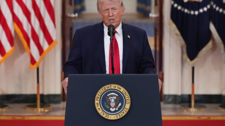 Τραμπ: Προτείνει να ξεκινήσει η ιδιωτικοποίηση της ομοσπονδιακής υπηρεσίας ασφάλειας των αεροδρομίων