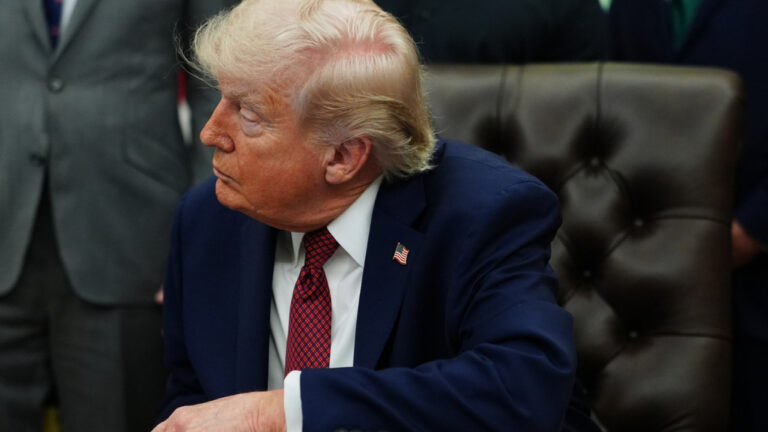 Τραμπ: Το Ιράν δεν μπορεί να μας εκβιάσει