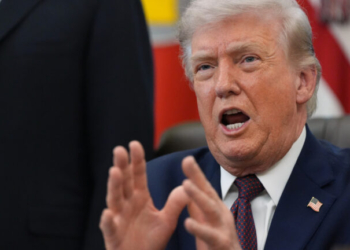 Τραμπ: Το Στενό του Ορμούζ θα ανοίξει «αρκετά σύντομα»