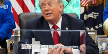 Τραμπ: Τώρα το Ιράν απλώς πρέπει να πει «παραδιδόμαστε» - Πρότεινα μικρή εκεχειρία στην Ουκρανία