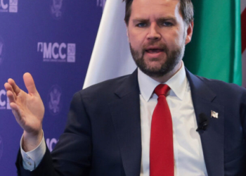 Τζέι Ντι Βανς: «Εντελώς σκανδαλώδεις» οι δηλώσεις Ζελένσκι εναντίον του Όρμπαν