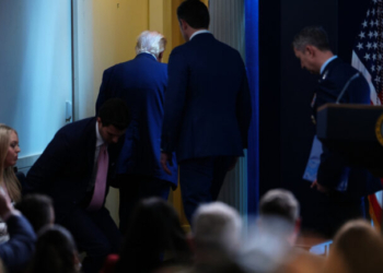 Βήμα πίσω; «Ο Ντόναλντ Τραμπ ενδέχεται να καθυστερήσει την επίθεση στο Ιράν»