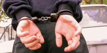 Βούλα: Συλλήψεις «παρκαδόρων» που στάθμευαν τα οχήματα των «πελατών» παράνομα σε δημόσιους χώρους