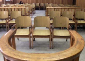 Υπόθεση Σήφη Βαλυράκη: 2 τραύματα θα ήταν θανατηφόρα ακόμη κι αν δεν έπεφτε στο νερό, λέει ο ιατροδικαστής
