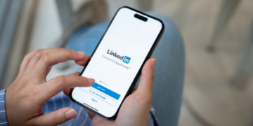 Αυστριακή ΜΚΟ καταγγέλλει το LinkedIn για παράνομη πώληση ψηφιακών δεδομένων των χρηστών