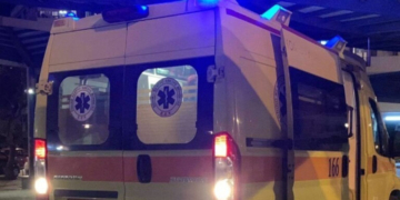 Αυτοκίνητο παρέσυρε και τραυμάτισε πολύ σοβαρά πεζό στην Πετρούπολη