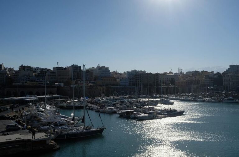 Αίθριος καιρός με τοπικές βροχές στην Κρήτη – Η πρόγνωση από τον Μιχάλη Καρακατσάνη