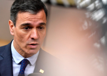Αναγκαστική προσγείωση του αεροσκάφους του Πέδρο Σάντσεθ στην Άγκυρα