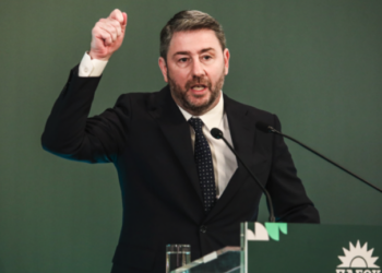 Ανδρουλάκης: Ο ανιψιός του πρωθυπουργού κάνει μαθήματα πολιτικής αντί να λογοδοτήσει στη δικαιοσύνη