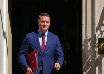 Ανοίγει ο χορός της διαδοχής στους Εργατικούς: Ο Στρίτινγκ αμφισβητεί ανοιχτά τον Στάρμερ - «θα είμαι υποψήφιος»
