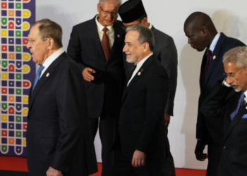 Αραγτσί από BRICS: Έτοιμοι να αγωνιστούμε με όλες μας τις δυνάμεις - Παρακμάζουσα αυτοκρατορία οι ΗΠΑ