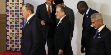 Αραγτσί από BRICS: Έτοιμοι να αγωνιστούμε με όλες μας τις δυνάμεις - Παρακμάζουσα αυτοκρατορία οι ΗΠΑ