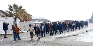 «Ασφυξία» στην Κρήτη από τις ασταμάτητες μεταναστευτικές ροές