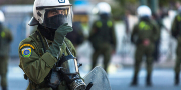 Αστυνομική επιχείρηση στον Ασπρόπυργο: Εννέα συλλήψεις και αποξηλώσεις καλωδίων για ρευματοκλοπές