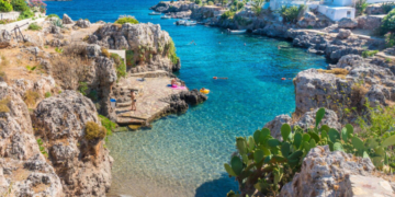 «Chios Pass 2026» - «Kithira Pass 2026»: Ξεκίνησαν οι αιτήσεις για τα vouchers διακοπών