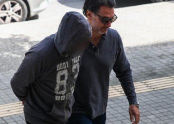 Έγκλημα στα Κύμινα: Δίωξη για ανθρωποκτονία από πρόθεση και συνέργεια στους 2 συλληφθέντες - Τι υποστήριξαν