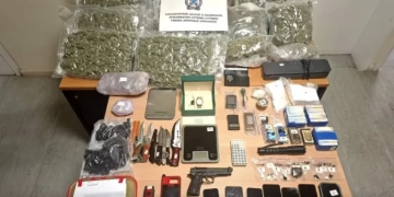 Εξαρθρώθηκαν 2 κυκλώματα για κλοπές και ναρκωτικά: «Εγκέφαλοι» 2 έγκλειστοι, επιστράτευσαν μέχρι και κλειθροποιό