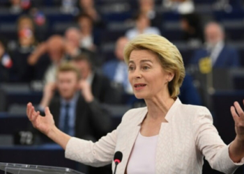 Φον ντερ λάιεν: Bήμα προς ένα «ισορροπημένο» διατλαντικό εμπόριο η συμφωνία ΕΕ - ΗΠΑ για τους δασμούς
