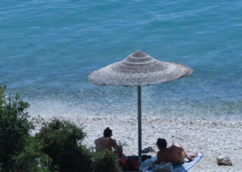 Γαλάζια Σημαία σε 624 ελληνικές ακτές – Η Ελλάδα 2η παγκοσμίως