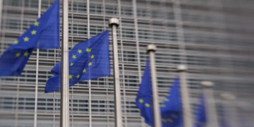 Η απάντηση της Κομισιόν στους δασμούς Τραμπ: Ανοιχτές οι επιλογές μας αν οι ΗΠΑ παραβιάσουν τη συμφωνία