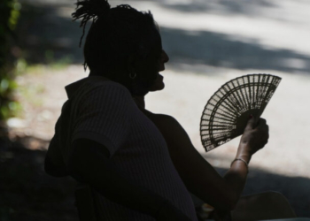 Η Ευρώπη «ψήνεται» σε πρωτοφανή ζέστη για τον Μάιο – Θάνατοι αθλητών σε ερασιτεχνικούς αγώνες προκαλούν ανησυχία