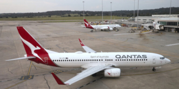 Η Qantas αναγκάστηκε να εκτρέψει πτήση αφού βίαιος επιβάτης δάγκωσε μέλος του πληρώματος