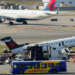 ΗΠΑ: Καθίζηση στην πίστα του αεροδρομίου LaGuardia της Νέας Υόρκης