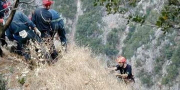 Ηράκλειο: Όχημα έπεσε σε γκρεμό – Σπεύδουν Πυροσβεστική και ΕΚΑΒ