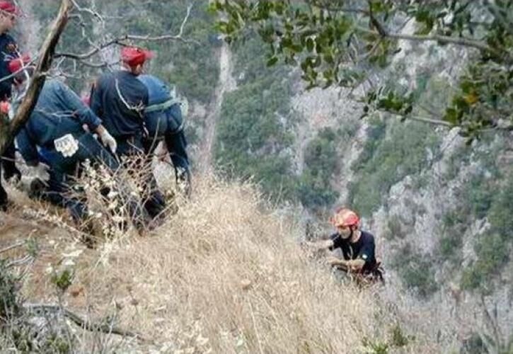 Ηράκλειο: Όχημα έπεσε σε γκρεμό – Σπεύδουν Πυροσβεστική και ΕΚΑΒ