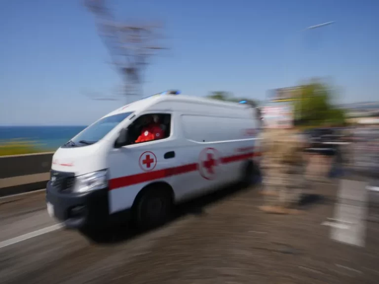 Ασθενοφόρο Ερυθρού Σταυρού