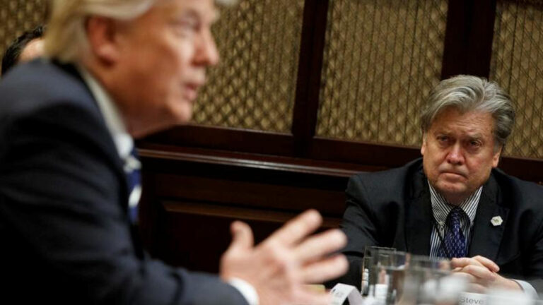 Καταγγελία Στιβ Μπάνον: Η CIA και η Μοσάντ «έφαγαν» την Τούλσι Γκάμπαρντ