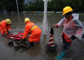 Καταστροφικές πλημμύρες στην Κίνα με 22 νεκρούς και 20 αγνοούμενους