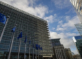 Κομισιόν: Να επανέλθουν άμεσα οι όροι της συμφωνίας ΕΕ-ΗΠΑ για τους δασμούς
