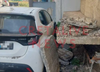 Κρήτη: Μπαλκόνι... έπεσε πάνω σε αυτοκίνητο