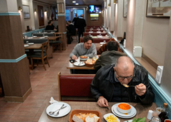 «Μια κρυφή πηγή ενέργειας»: Πώς η συχνότερη μάσηση τονώνει τον εγκέφαλo