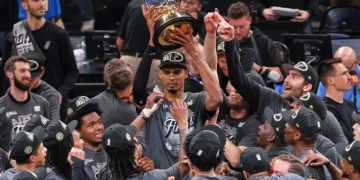 NBA: Οι Σπερς πέρασαν από την Οκλαχόμα, έγιναν πρωταθλητές Δύσης κι επέστρεψαν στους τελικούς