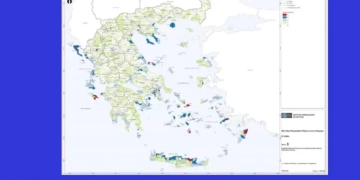 Νέοι χωροταξικοί κανόνες στον τουρισμό: «Πλαφόν» κλινών στα νησιά - Τι ισχύει για τις επενδύσεις - 12 ερωταπαντήσεις