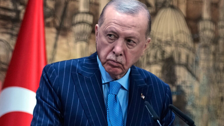 Ο Ερντογάν προκαλεί συζητήσεις για τη διαδοχή του