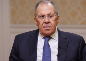 Ο Λαβρόφ κάλεσε τα ΗΑΕ να υποστηρίξουν τις διαπραγματεύσεις Ιράν-ΗΠΑ