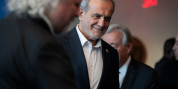 Ο Πεζεσκιάν δηλώνει πως η προσπάθεια των ΗΠΑ να εξαναγκάσουν το Ιράν σε συνθηκολόγηση είναι μια «ψευδαίσθηση»