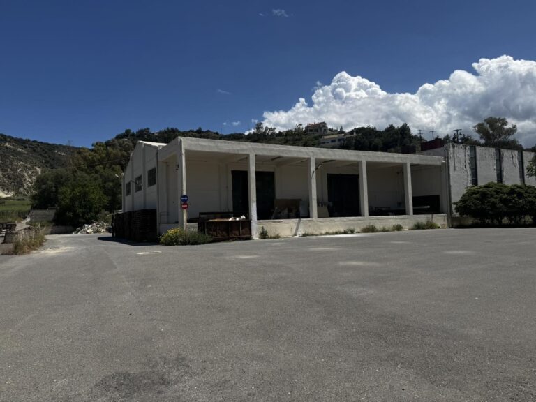 «Όχι» στη δομή μεταναστών στις Μαλάδες: Η επιστολή κατοίκου που «στριμώχνει» την Ελένη Βατσινά