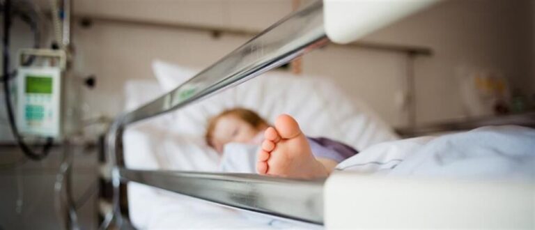 ΠΑΓΝΗ: Σε πολύ κρίσιμη κατάσταση το 3χρονο κοριτσάκι που φέρει σοβαρά τραύματα