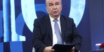Παπαθανάσης: Ξεκινά η ανάπλαση των «Προσφυγικών» της Λ. Αλεξάνδρας - Τσακαλώτος: Παράνομη η σύμβαση