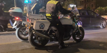 Παράσυρση ηλικιωμένου από μοτοσικλέτα στη λεωφόρο Αλεξάνδρας - Δείτε βίντεο