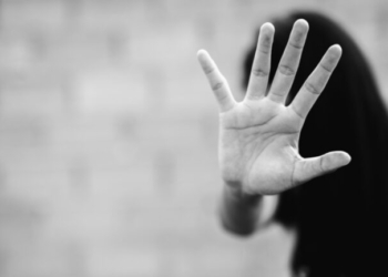Πάτρα: Άγρια επίθεση σε 13χρονη από συμμαθήτριές της – Την τραβούσαν και βίντεο