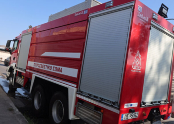 Πάτρα: Φωτιά σε εργοστάσιο στη βιομηχανική περιοχή