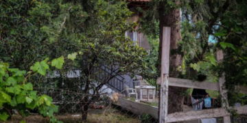 Πατροκτονία στη Θεσσαλονίκη: Η αδελφή βρήκε τον 30χρονο να κοιμάται αφού σκότωσε τον πατέρα τους