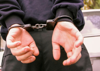 Ποινές χωρίς αναστολή σε ζευγάρι για παραβίαση του νόμου περί όπλων στη Μυτιλήνη