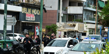 Προφυλακιστέος ο 58χρονος που πυροβολούσε με ούζι σε μπαρ στην Καλλιθέα - «Ήμουν μεθυσμένος»