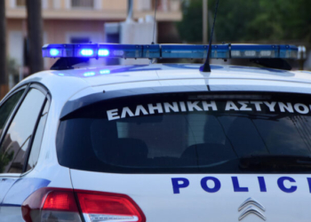 Πυροβολισμοί με ούζι στην Καλλιθέα - Γυναίκα τραυματίστηκε στο λαιμό